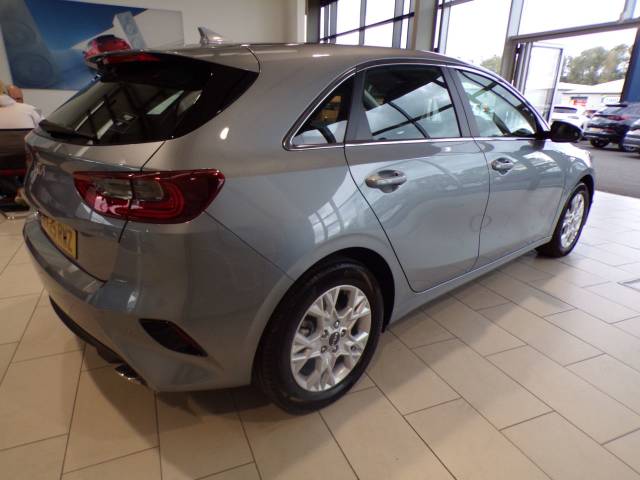 2025 Kia Ceed 1.5T GDi ISG 138 2 5dr