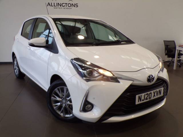Toyota Yaris 1.5 VVT-i Icon 5dr CVT Hatchback Petrol White