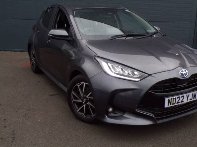 Toyota Yaris 1.5 design hev cvt Hatchback Petrol / Electric Hybrid grey