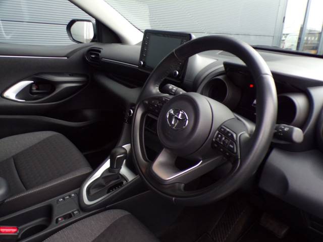 2022 Toyota Yaris 1.5 design hev cvt
