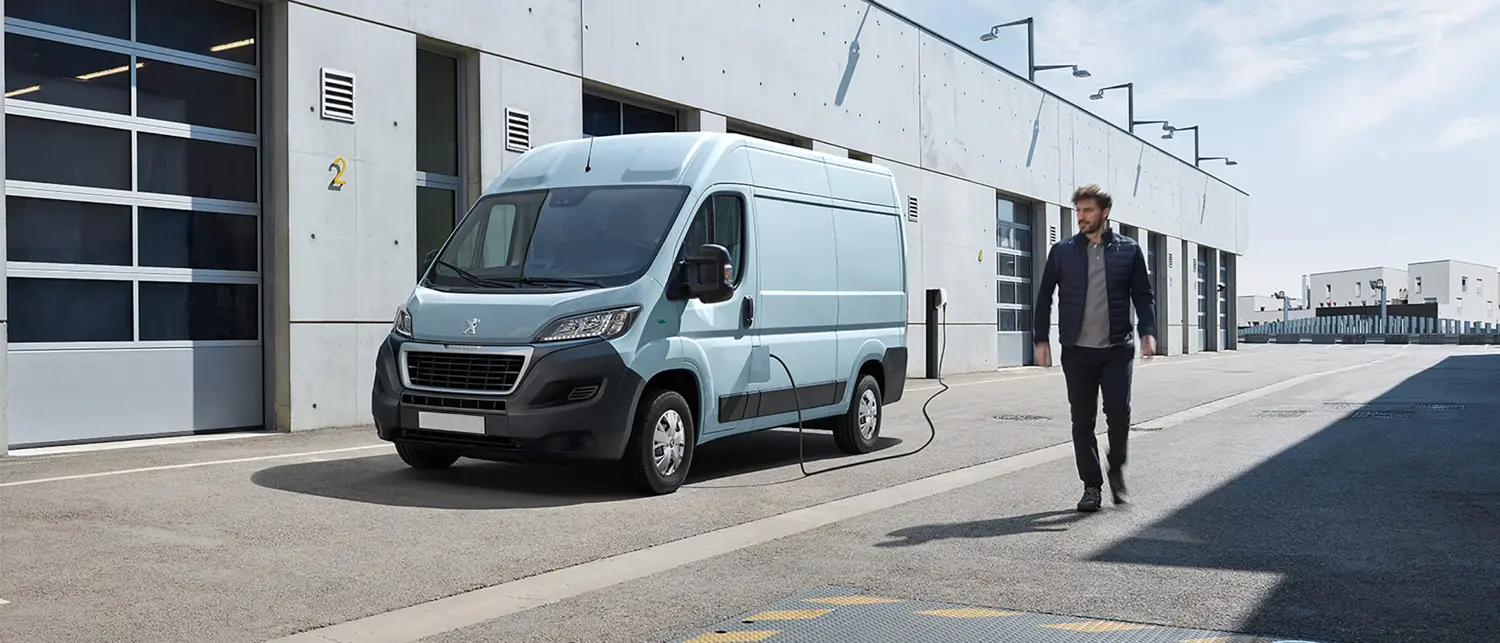 peugeot-vans e-boxer Banner